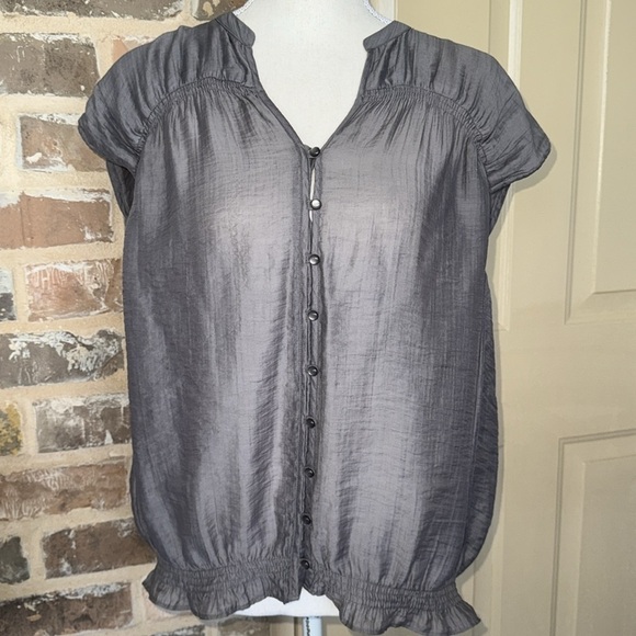 Ann Taylor LOFT Gray Semi Sheer Sleeveless Button Up Top Smocked Accents Sz S - Picture 3 of 12